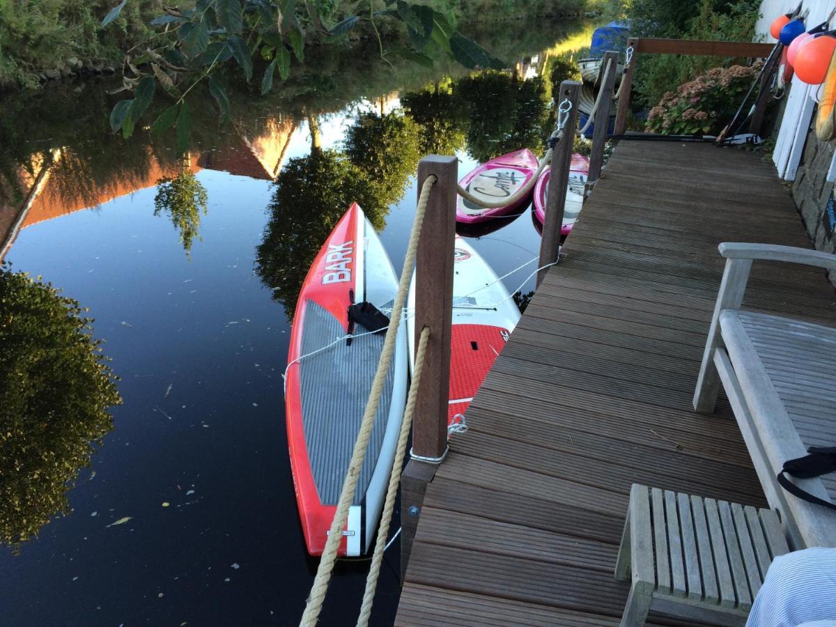 Gaestehaus Kajuete Direkt Am Wasser Friedrichstadt Εξωτερικό φωτογραφία