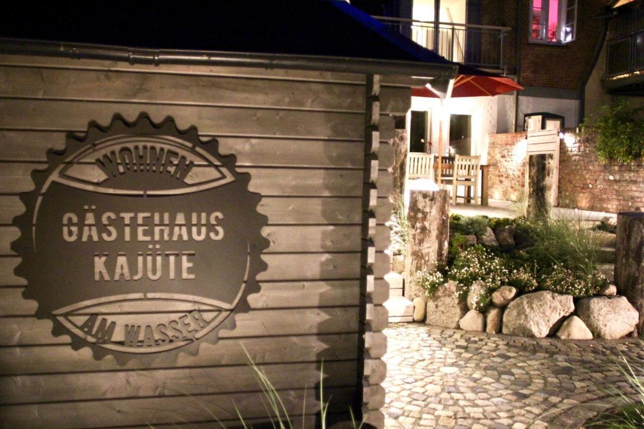 Gaestehaus Kajuete Direkt Am Wasser Friedrichstadt Εξωτερικό φωτογραφία