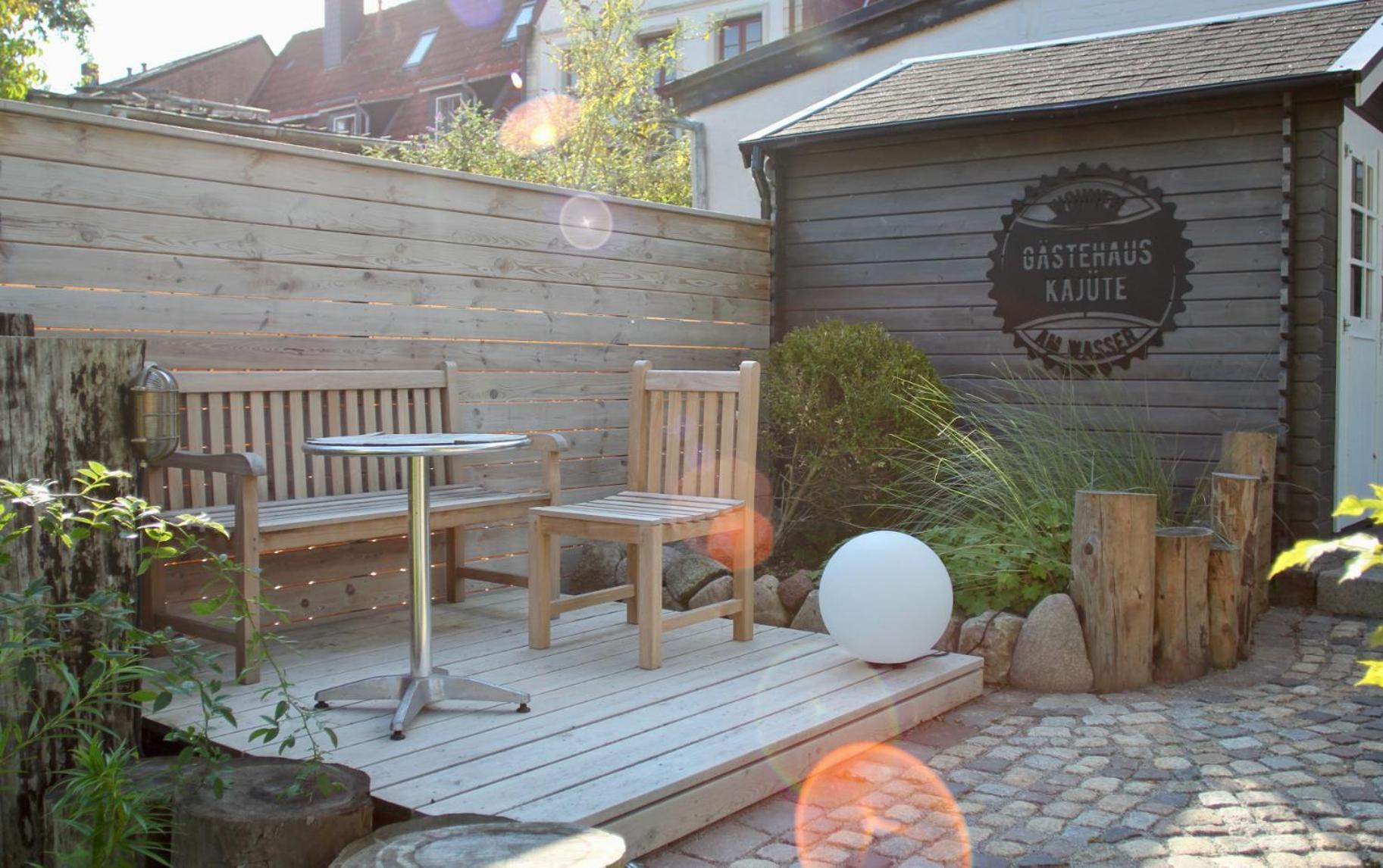 Gaestehaus Kajuete Direkt Am Wasser Friedrichstadt Εξωτερικό φωτογραφία