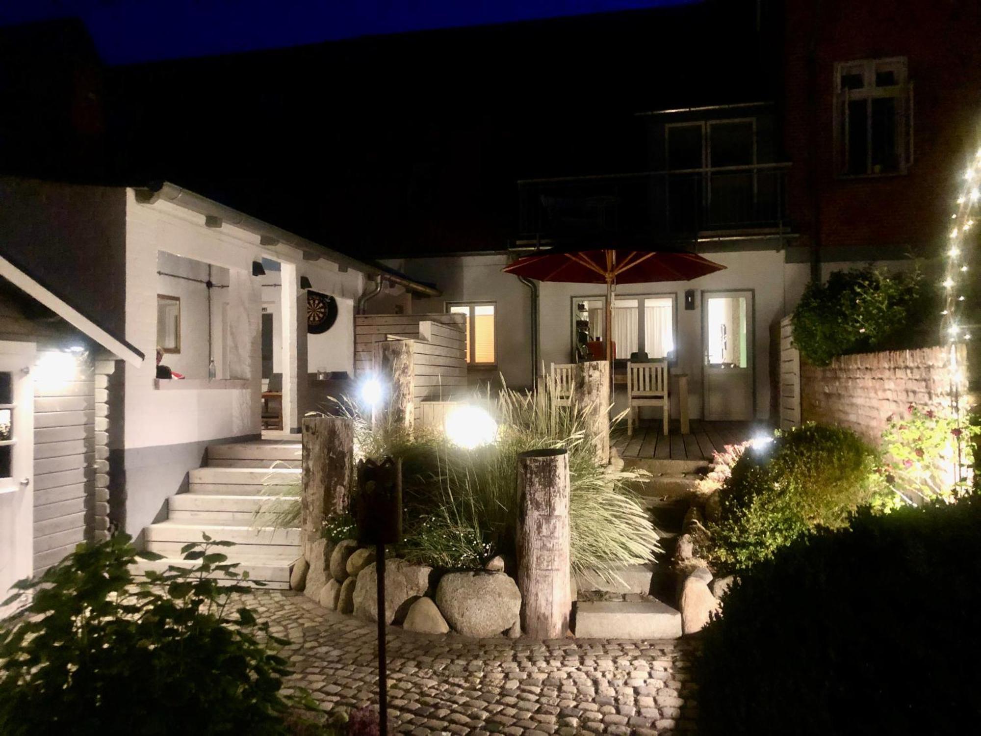 Gaestehaus Kajuete Direkt Am Wasser Friedrichstadt Εξωτερικό φωτογραφία